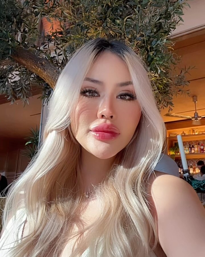 N426 照片435张 视频32个 阿联酋 成熟美女 日常 生活 聚会 旅游 美食 自拍