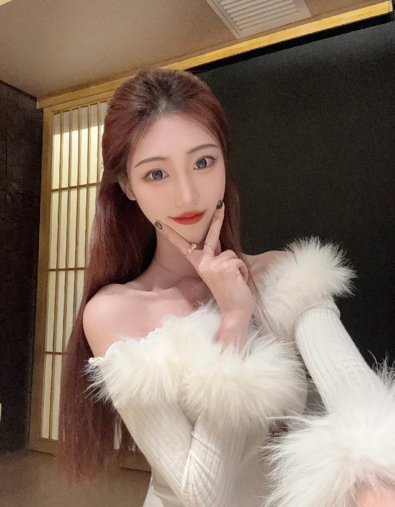 14UB23 照片4045张 视频1606个 中国女 高颜值白富美 各国旅行 豪车 游艇 奢侈品 秀身材 秀腿 丝袜 户外日常 酒店度假 居家日常 豪宅 美食 自拍较多 镜子自拍 夜生活 生日照 旅游