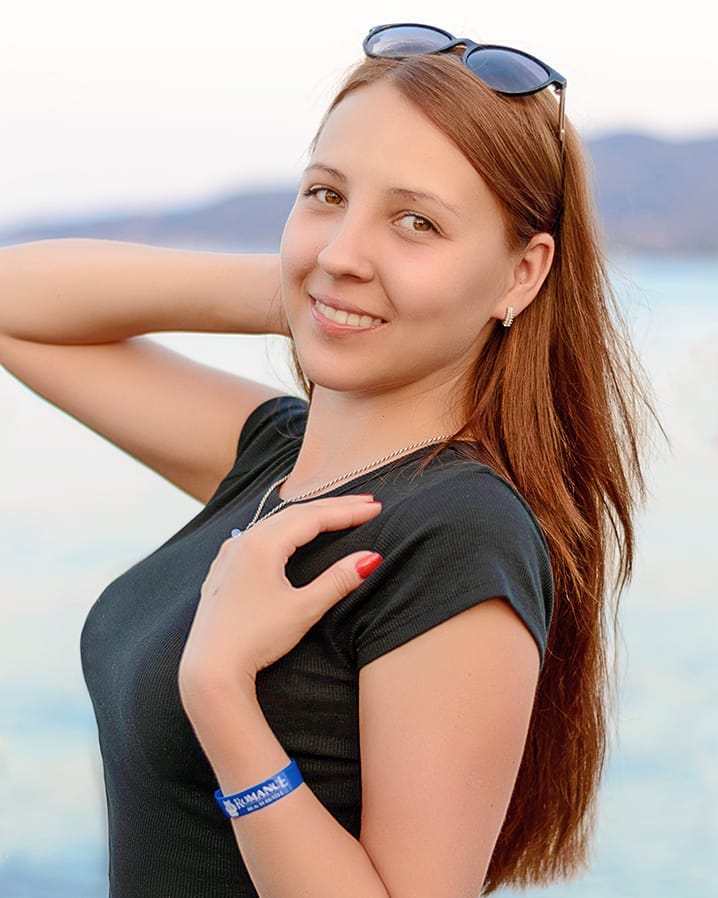 E075（405张图+15个视频）俄罗斯宝妈套图素材_喜欢旅游，家庭生活照较少，带少量孩子照片，视频没有自拍