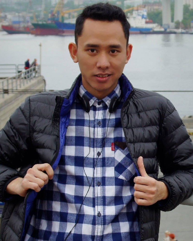 F034（289张图+21个视频）德国帅哥套图素材_有旅游，学校培训，户外照片较多，视频带自拍