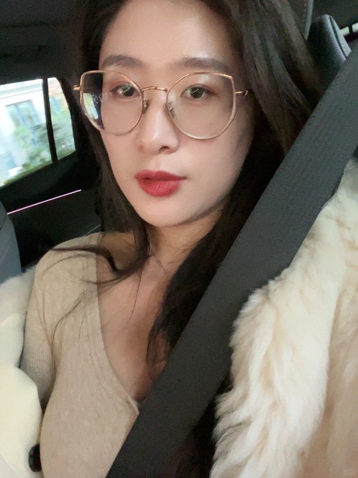 A033 照片583张 视频48个 中国女 富婆微胖 健身美食旅游生活照 富婆、微胖、性感、真实、气质