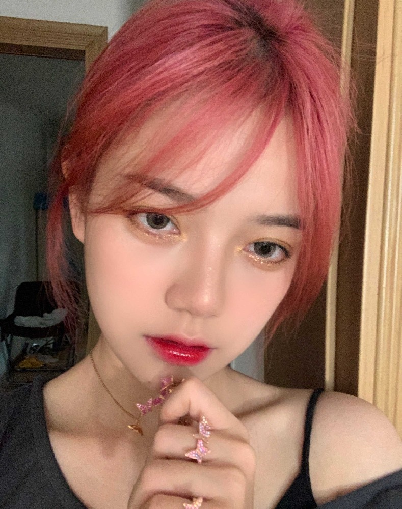 A150 图片1025张 视频23个 中国女 清纯 可爱 小姐姐 大学生 素颜 真实