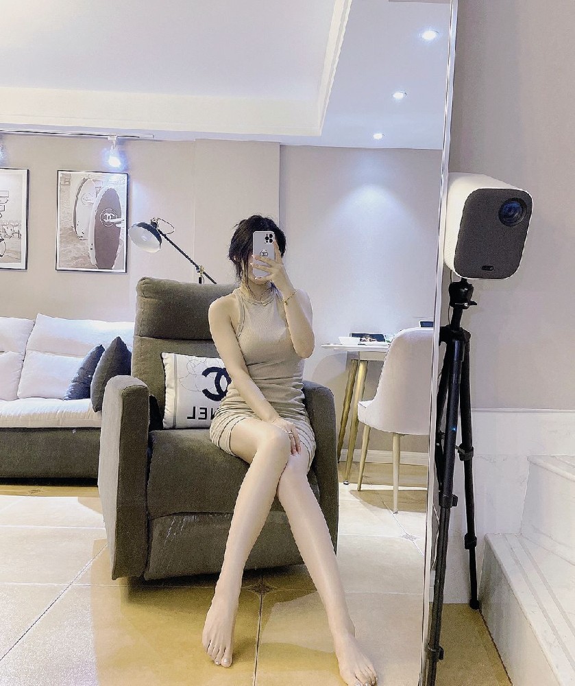 A267 照片852张 视频36个 中国女 不露脸 少部分露脸 旅游 身材好 大长腿