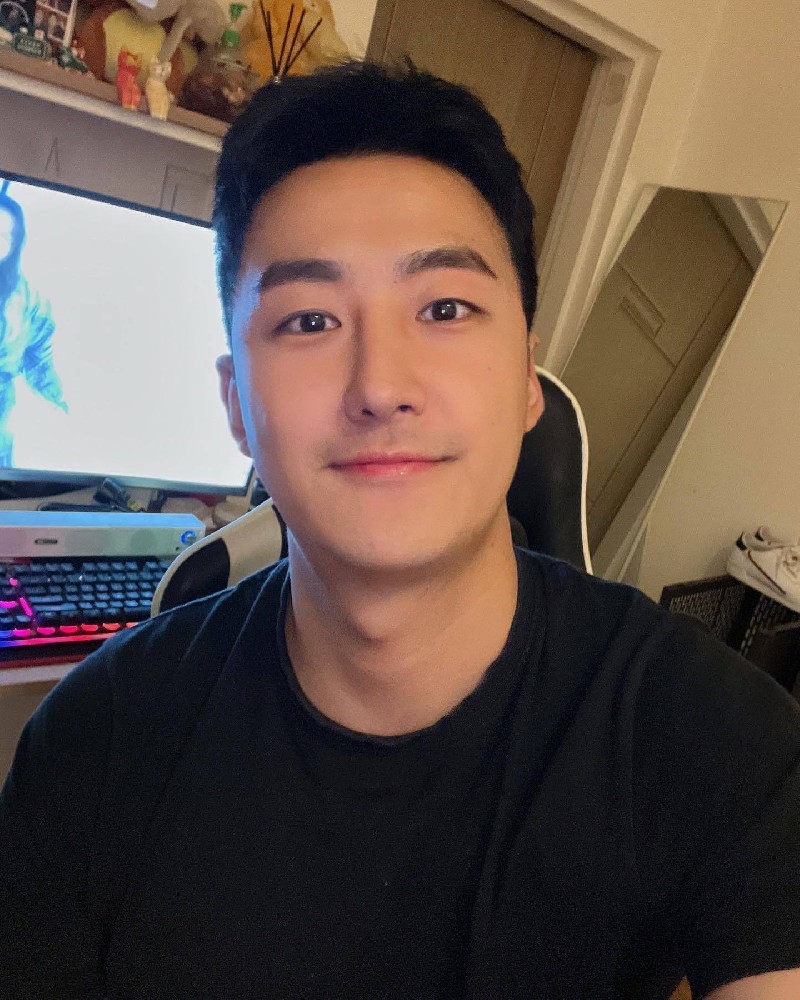 D273 照片522张 视频32个 韩国 帅哥 自拍多 日常 生活