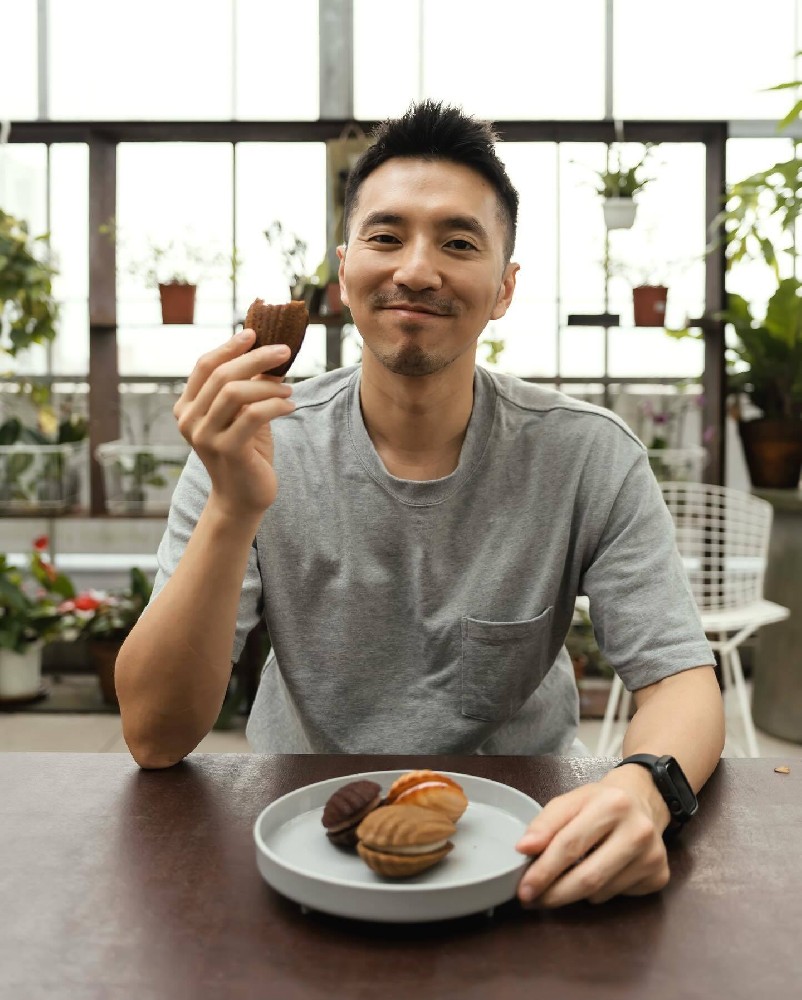 D301 照片1478张 视频20个 台湾 轻熟帅哥 生活日常 朋友聚会 潜水 爬山 旅游多