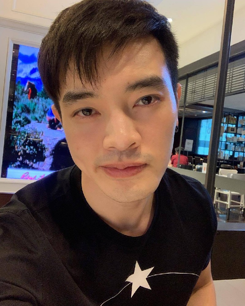 D324 照片1532张 视频143个 泰国 帅哥 奶爸 有开飞机 开法拉利的素材 宝妈 日常生活 健身 旅游