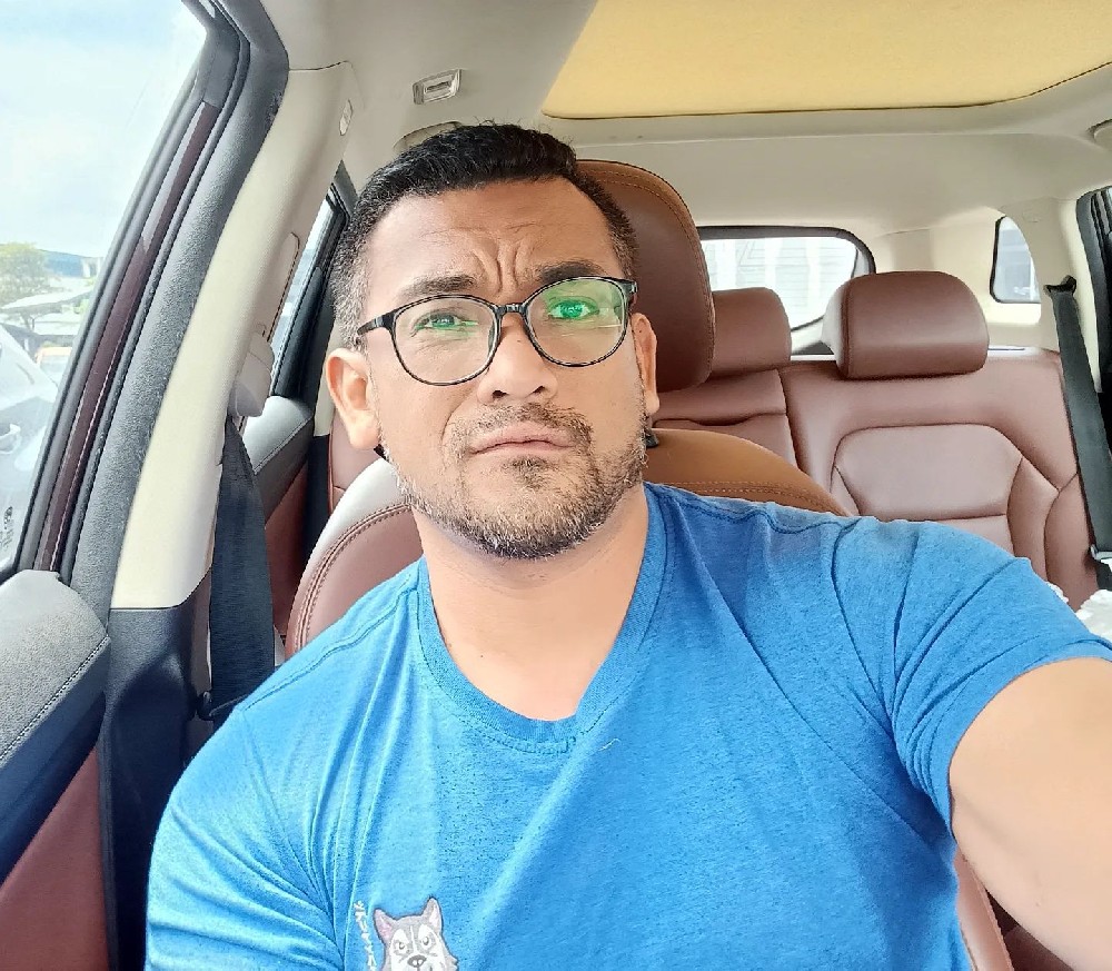 D339 照片1375张 视频33个 马来西亚 大叔 日常 生活 养小动物