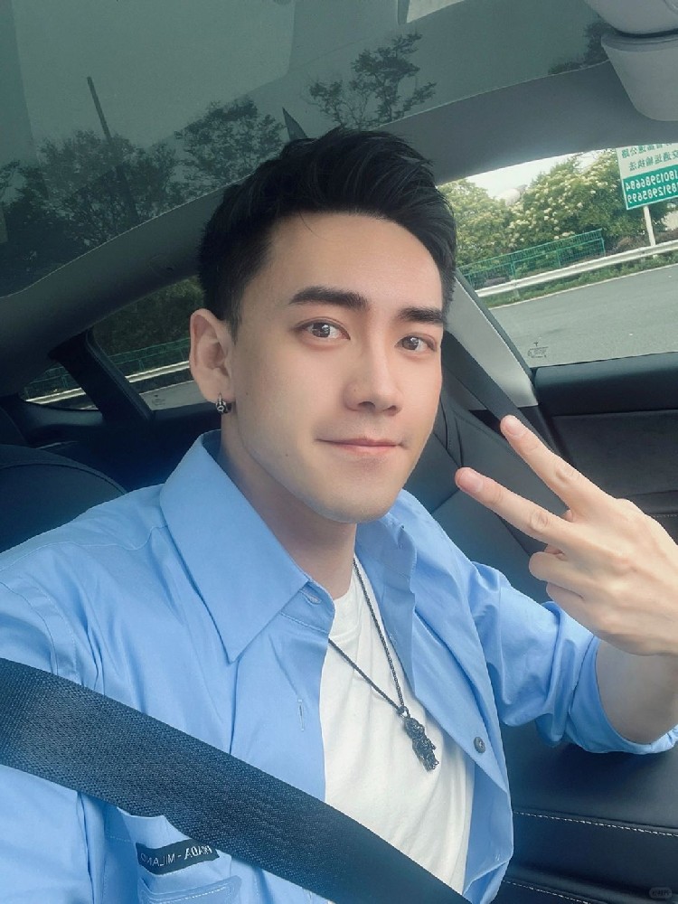 D470 照片754张 视频18个 中国男 气质帅哥 生活日常 旅游 医生 医护