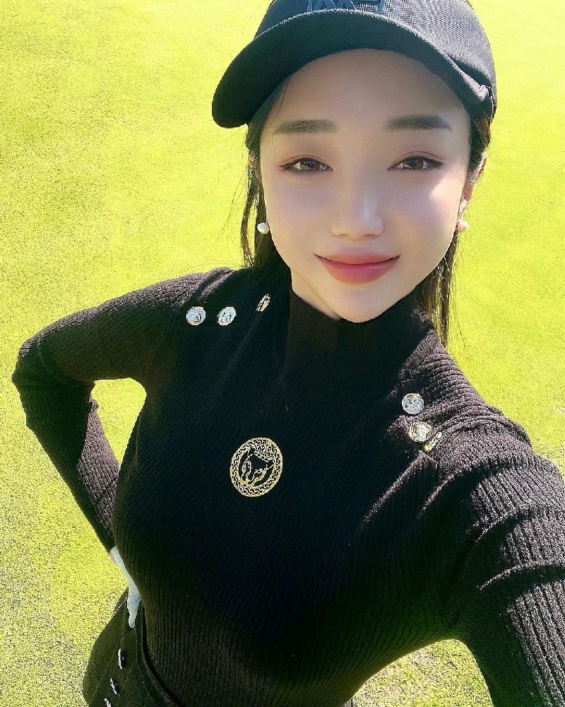 A310 照片3007张 视频289个 韩国气质美女 生活日常 美食 旅游 健身 高尔夫
