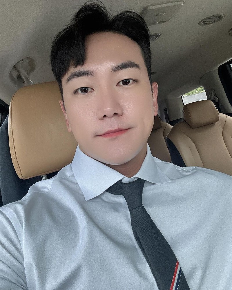 D514 照片1017张 视频328个 韩国男 生活日常 旅游 健身 健身视频多 有正装