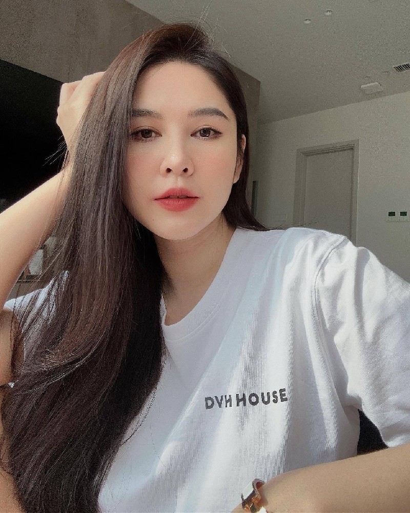 A375 照片956张 视频18个 越南 白富美 宝妈 气质少妇 生日场 旅游