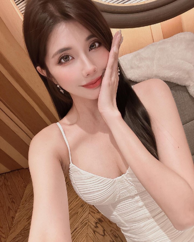 A380 照片1564张 视频8个 台湾 气质性感美女 生活日常 美食 聚会 旅游