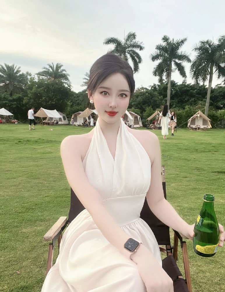 A387 照片1294张 视频111个 中国女 气质白富美 生活日常 旅游 健身 开保时捷