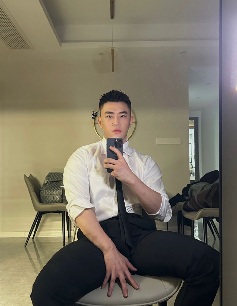 D668 照片532张 视频31个 中国男 生活日常 旅游健身 阳光肌肉男