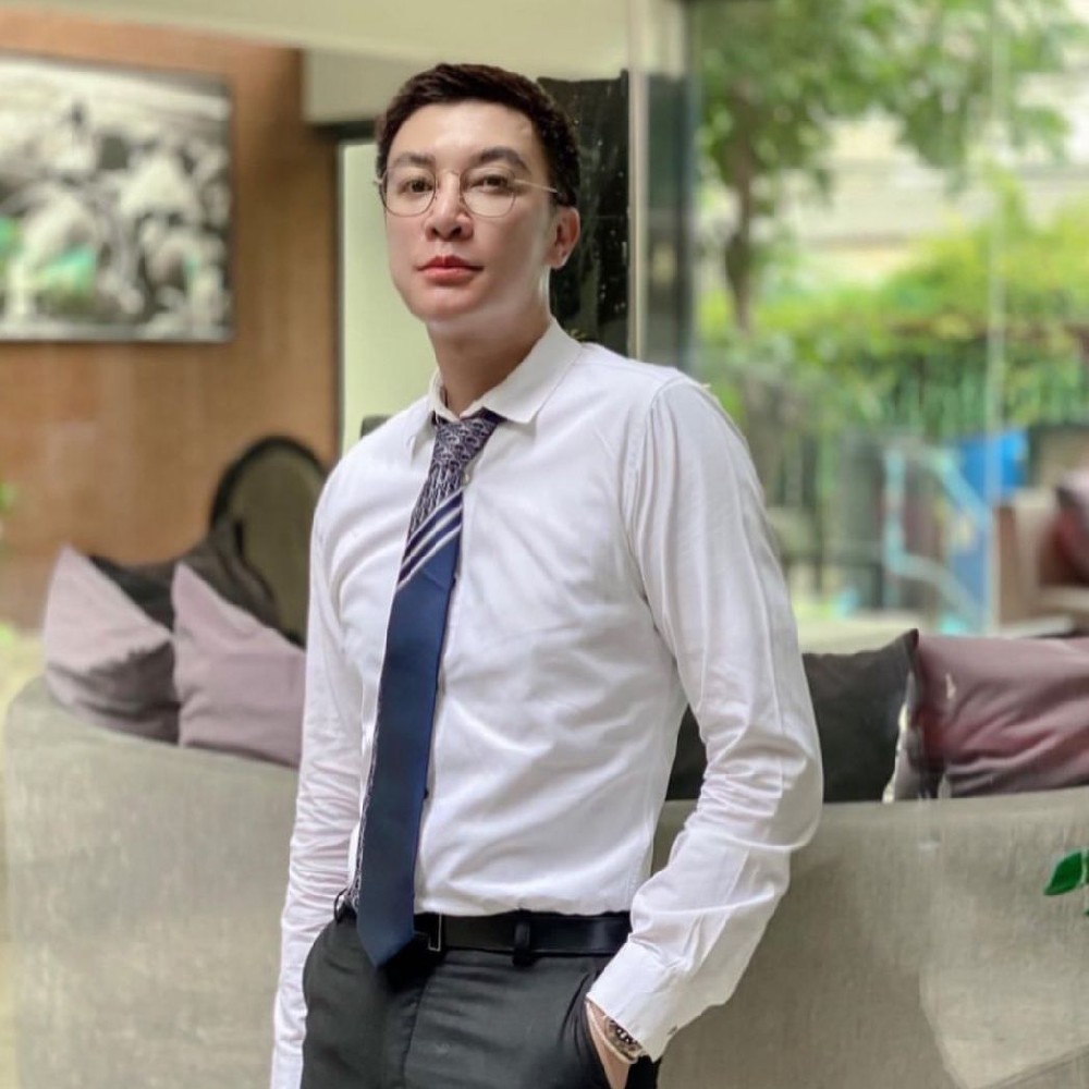 D695 照片7452张 视频33个 亚洲男 泰国 企业家 日常生活游玩自拍 豪车 会所 出入高档场所  高质量男性