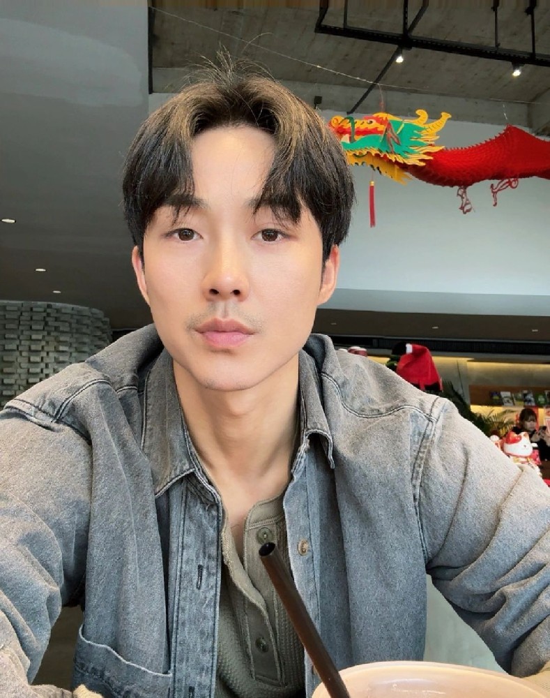 D734 照片340张 视频44个 中国男 生活日常 旅游健身