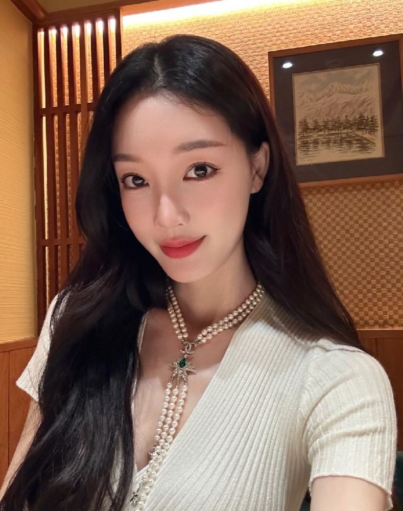 A394 照片524张 视频83个 中国女 气质美女 生活日常 旅游 健身 豪车