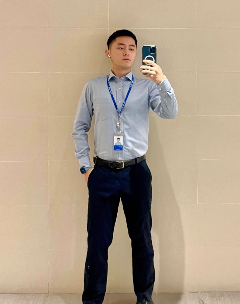 D739 照片306张 视频9个 中国男 中国传媒大学高材生 有正装 生活日常 旅游