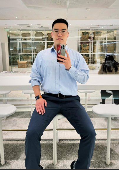 D766 照片1398张 视频4个 中国男 进出口银行经理 较多公司内自拍，少量居家素材