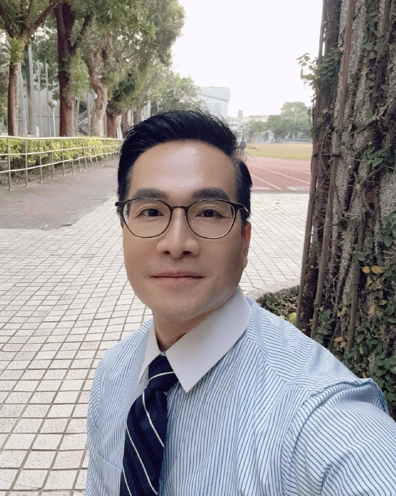 D770 照片1175张 视频166个 中国男 台湾 建筑设计师 曝光量特低，多地区方便使用。少量西服与工作照，较多与亲友互动合拍，户外素材为主，部分美国🇺🇸旅行素材