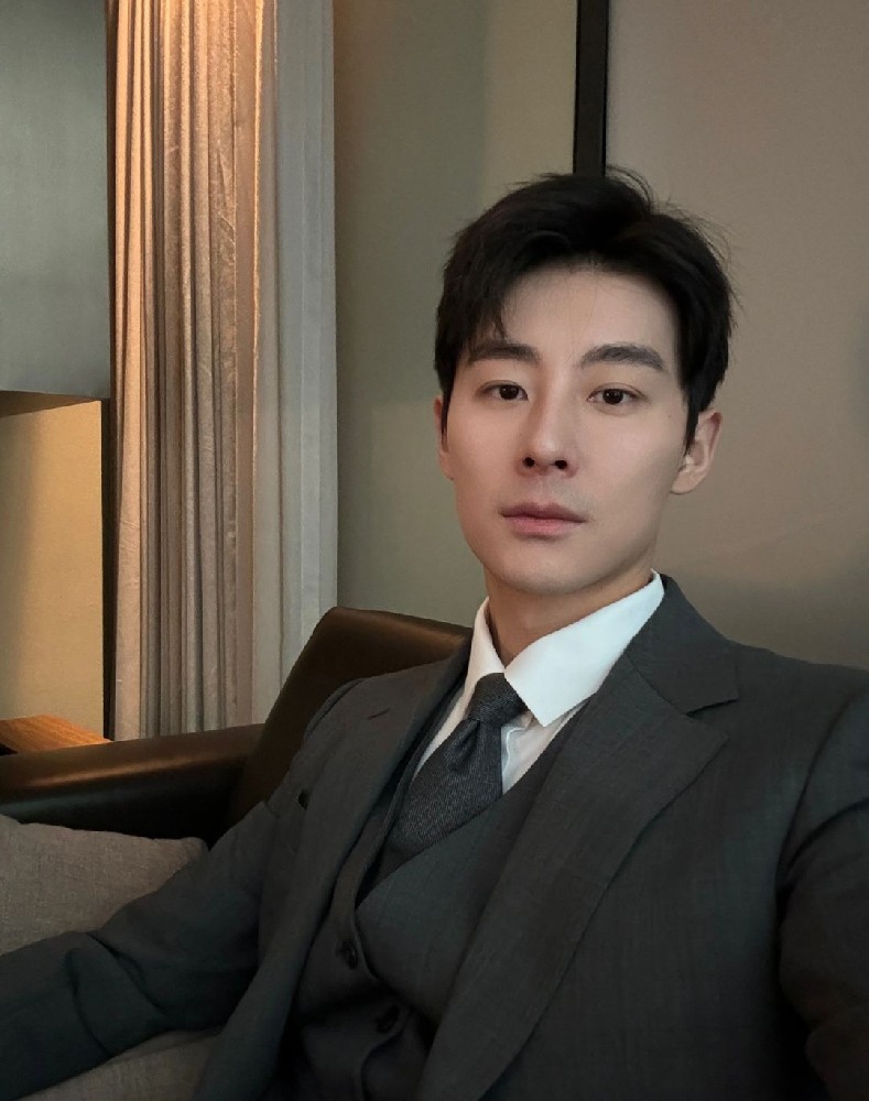 D781 照片1376张 视频164个 中国男 商务男 商务 健身 高尔夫