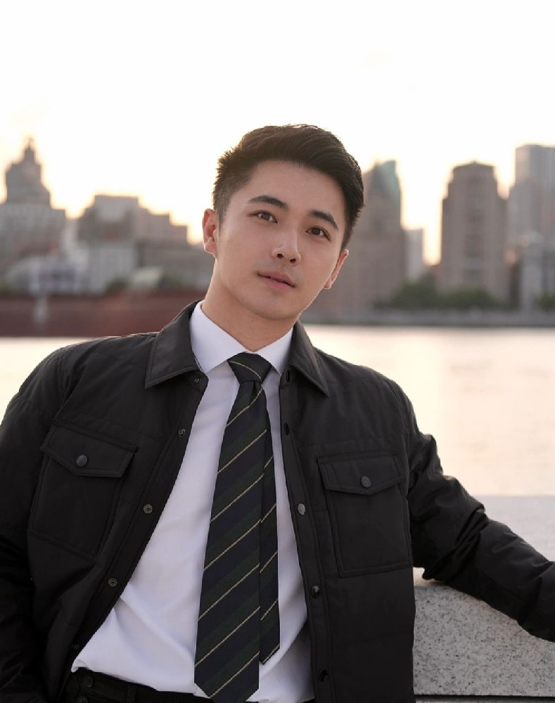 D782 照片604张 视频52个 中国男 正装 商务 生活日常 旅游健身