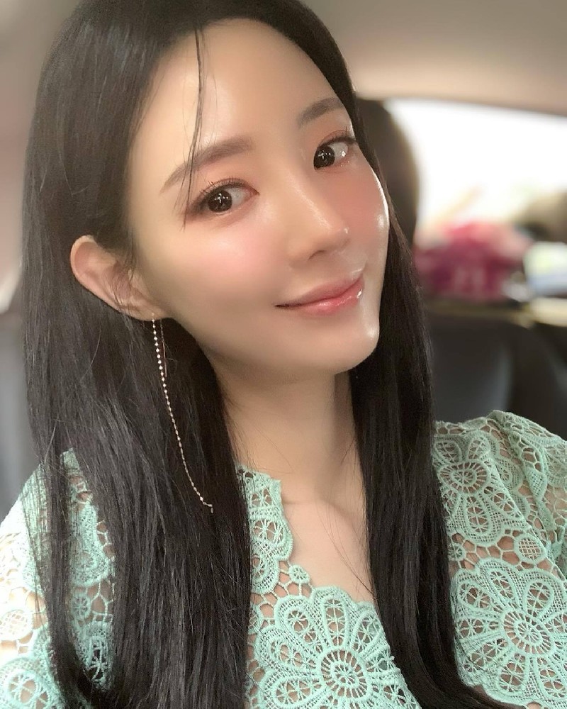 A425 照片6300张 视频589个 新加坡 美少妇 生活日常 旅游健身