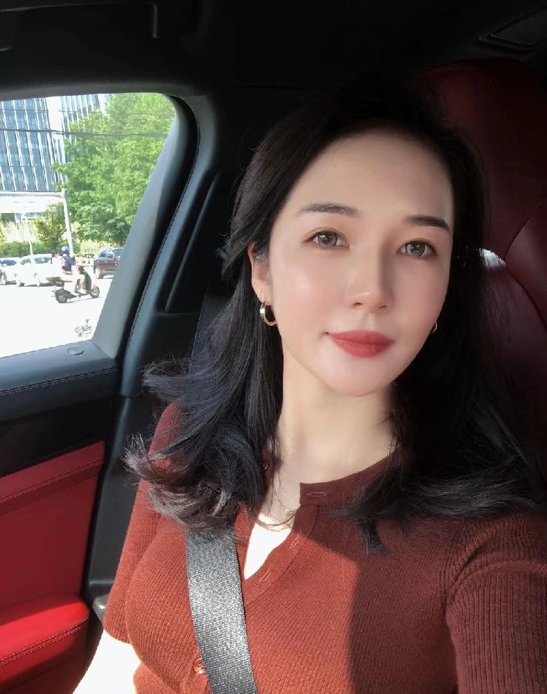 A430 照片329张 视频77个 中国女 成熟少妇 富婆 豪车 生活日常 旅游健身