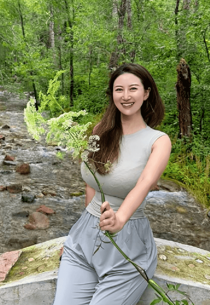 A490 照片800张 视频15个 中国女 丰满 微胖 成熟阿姨 餐饮行业 生活日常 旅游