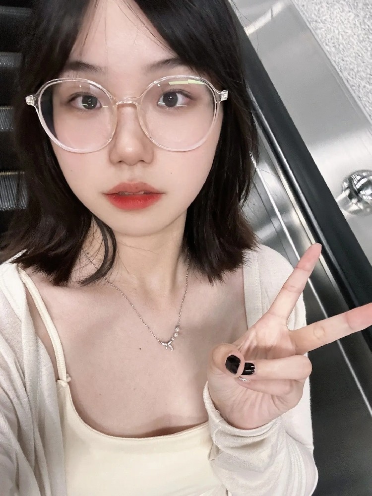 L135 照片314张 视频175个 中国女 少女 学生 真实 视频多