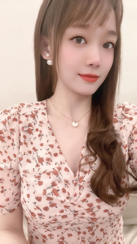 L190 照片204张 视频84个 中国女 美女 真实 小姐姐