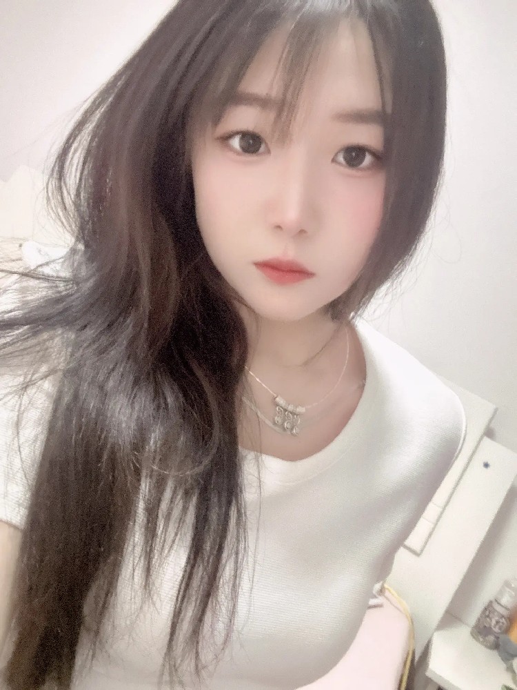 L200 照片961张 视频49个 中国女 少女 学生 小姐姐 可爱 真实