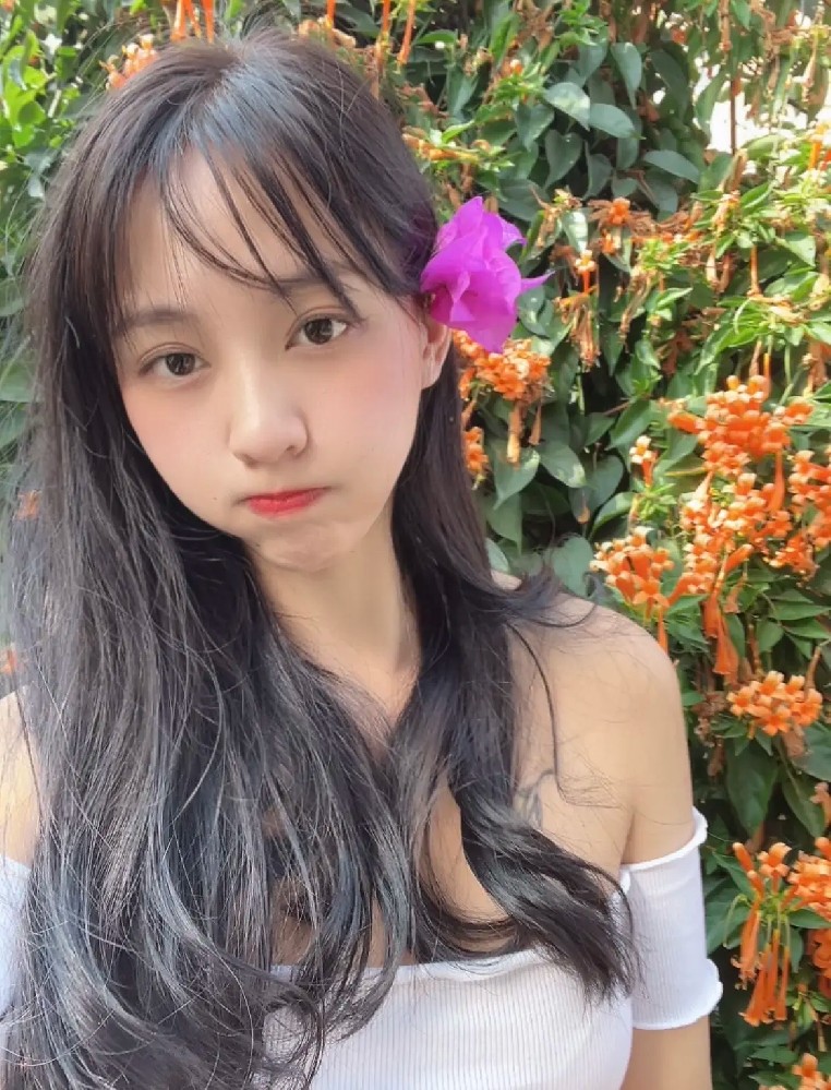 L206 照片275张 视频12个 中国女 少女 可爱 清纯 真实