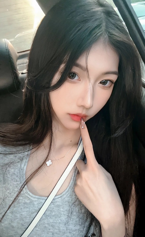 L212 照片349张 视频18个 中国女 少女 可爱 真实