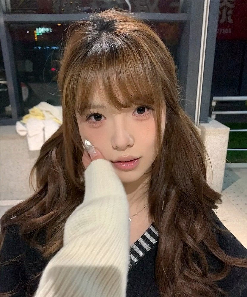 A508 照片686张 视频134个 中国女 少女 学生 可爱 真实