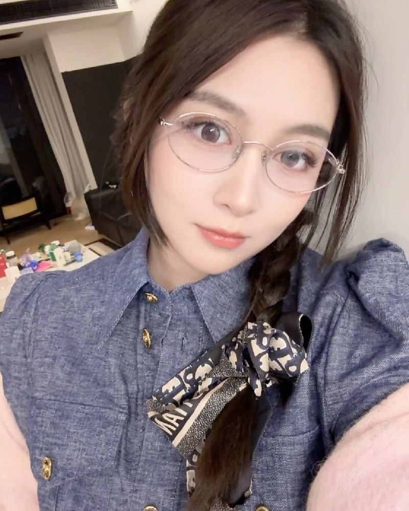 A518 照片446张 视频17个 中国女 气质美女 少妇 生活日常 各国旅游