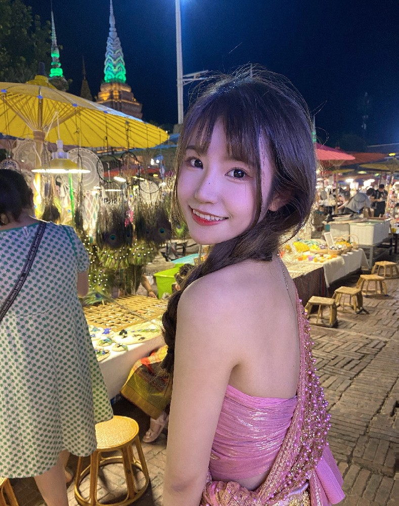 A560 照片1019张 视频92个 中国女 少女 学生 真实 可爱 校园生活