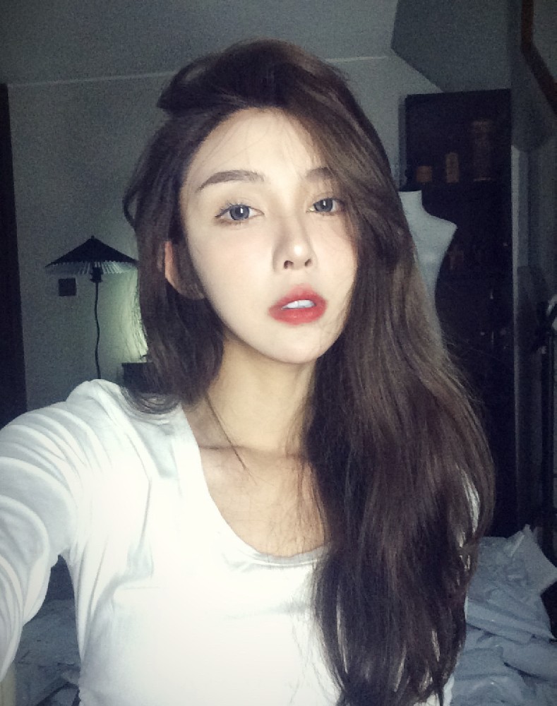 A664 照片341张 视频91个 中国女 美女 少妇 小姐姐 生活日常 真实