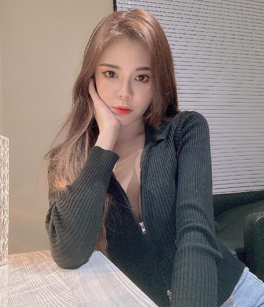 A777 照片1337张 视频57个 马来西亚 性感 气质美女 生活日常 旅游