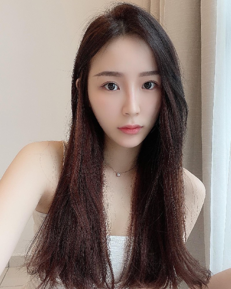 A827 照片649张 视频146个 中国女 气质美女 性感 生活日常 旅游 自拍多 自拍视频多