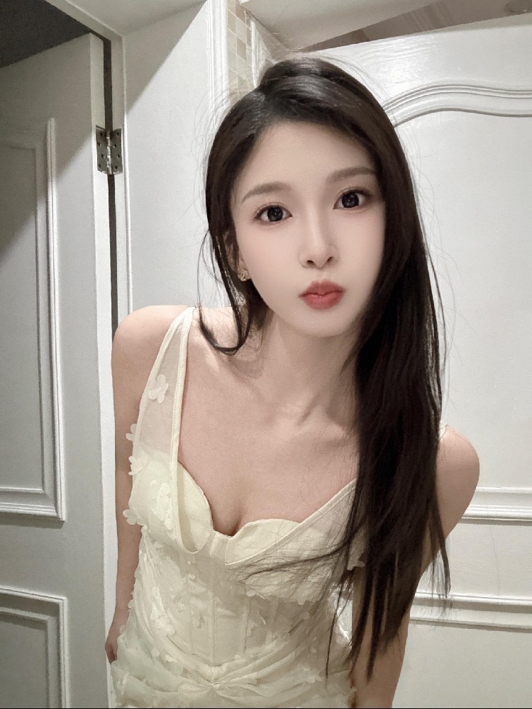 A840 照片799张 视频135个 中国女 年轻美女 气质美女 生活日常 旅游