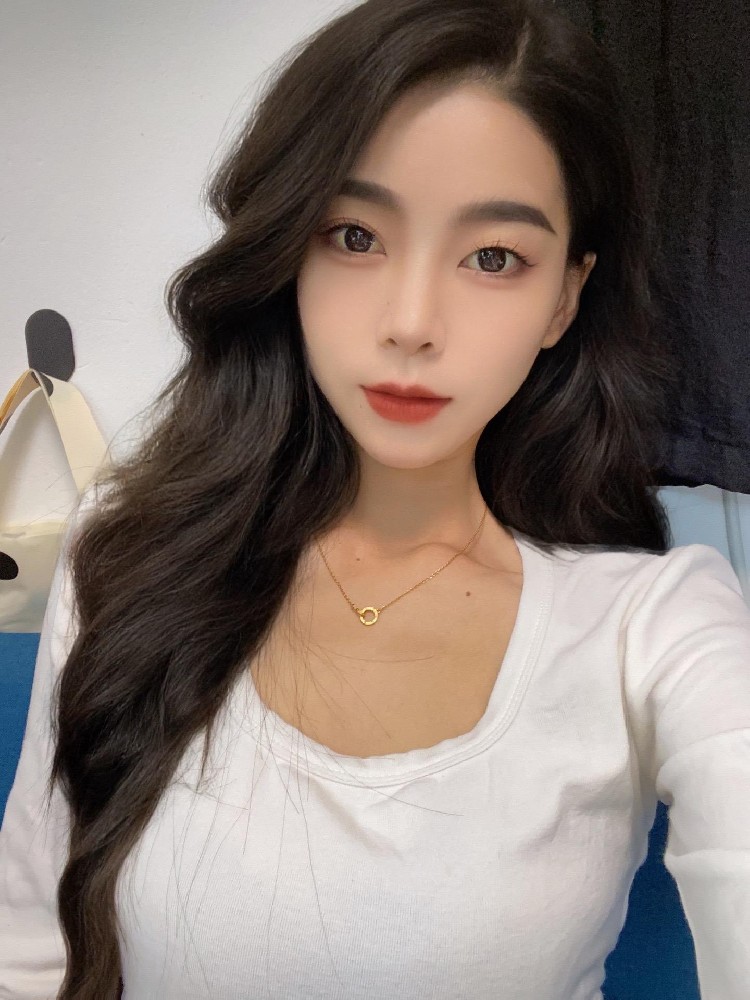 A874 照片2303张 视频260个 中国女 年轻美女宝妈 生活日常 旅游 自拍多