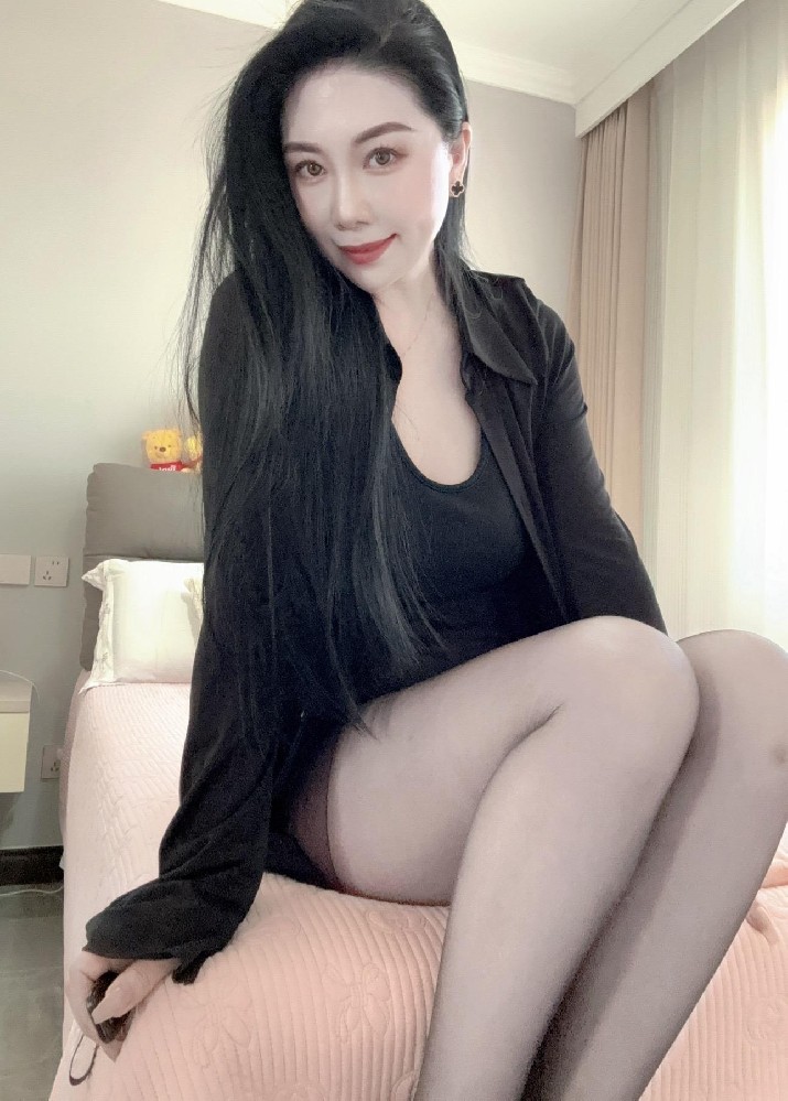 A897 照片414张 视频95个 中国女 气质少妇 成熟 性感 真实 生活日常 旅游 丝袜 御姐