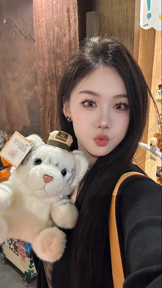 A899 照片758张 视频19个 中国女 气质美女 生活日常 旅游 真实