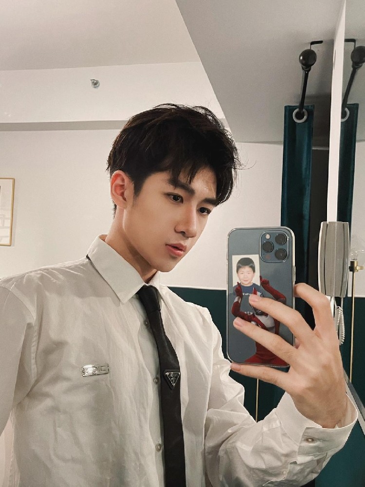 D854 照片1363张 视频59个 中国男 年轻帅哥 奶狗 生活日常 旅游