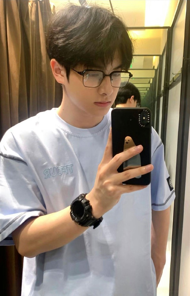 D858 照片431张 视频14个 中国男 学生 奶狗 生活日常 旅游