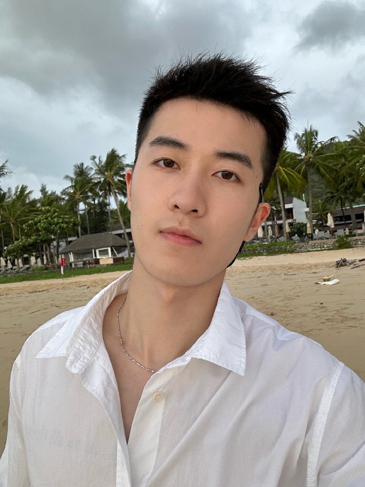 D881 照片331张 视频22个 中国男 气质帅哥 生活日常 旅游