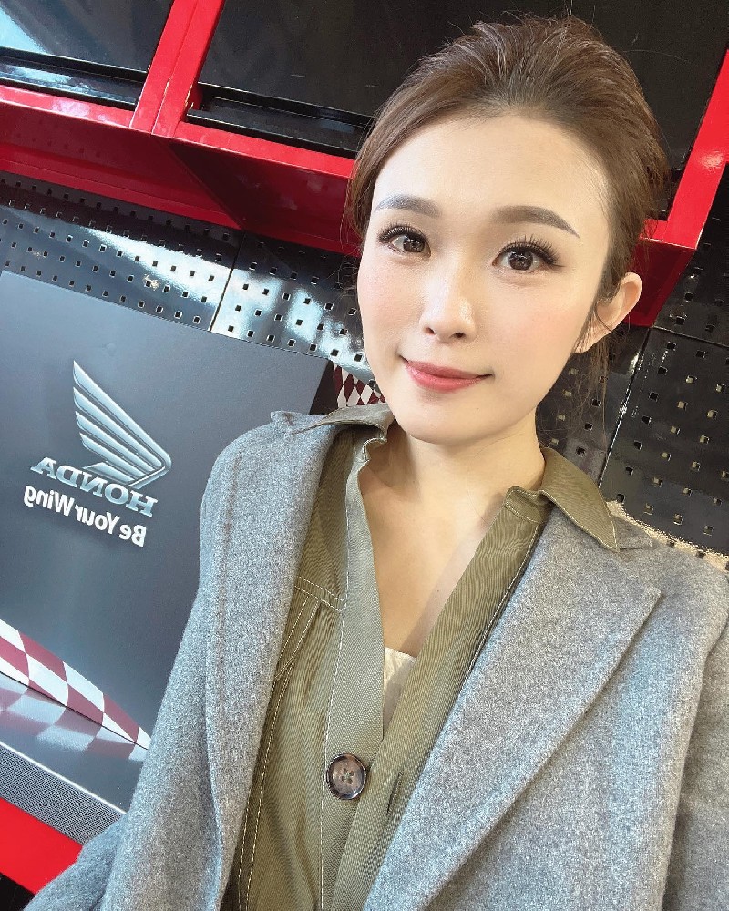 A940 照片1085张 视频32个 韩国 气质少妇 生活日常 高尔夫 旅游