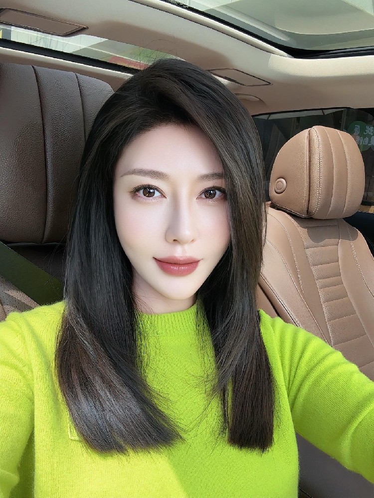 A944 照片1041张 视频70个 中国女 气质美女 少妇 生活日常 旅游 自拍多