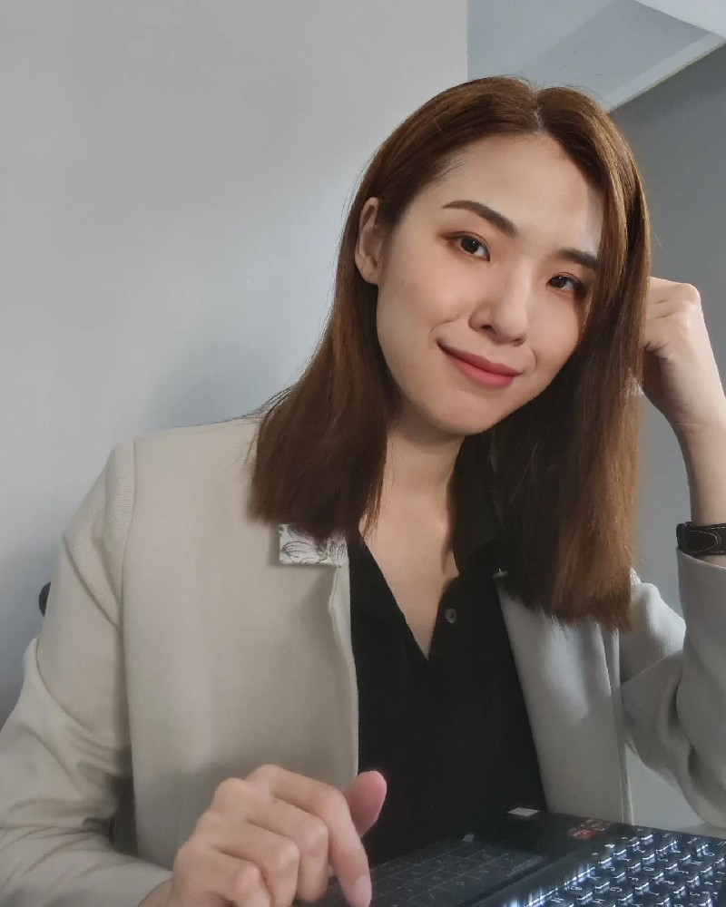 A952 照片1259张 视频3个 马来西亚 白领御姐 工作生活日常 聚会 旅游 美食 自拍多